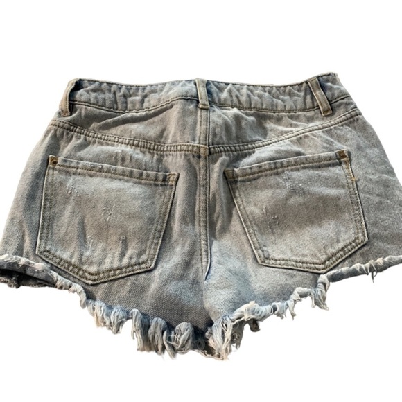 Blue Spice size 5 distressed shorts - Picture 2 of 3